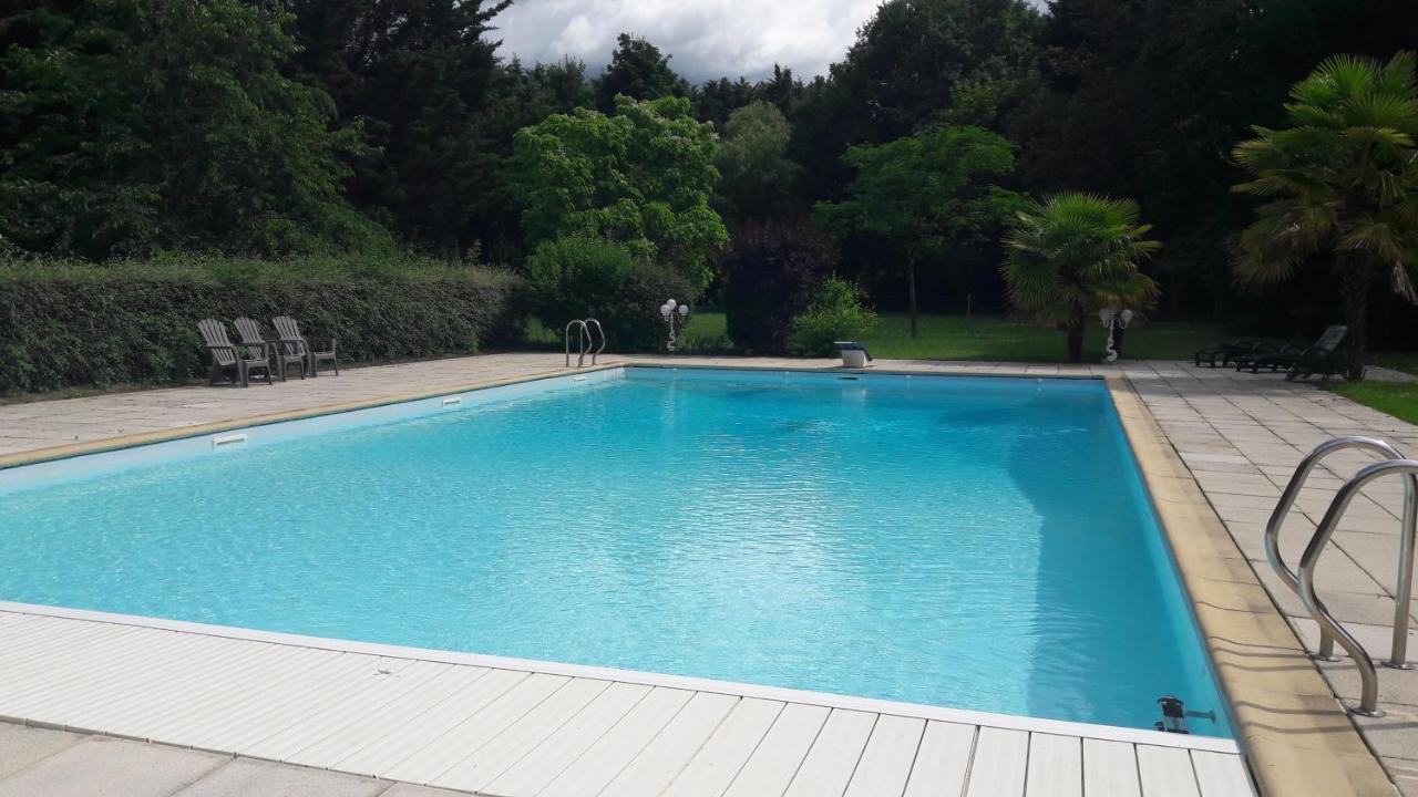 Chez Sally Et Mario Arnage Exterior photo